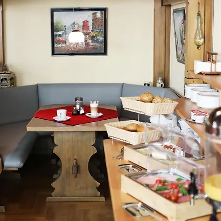 Restaurant Adler Stube מלון 4*