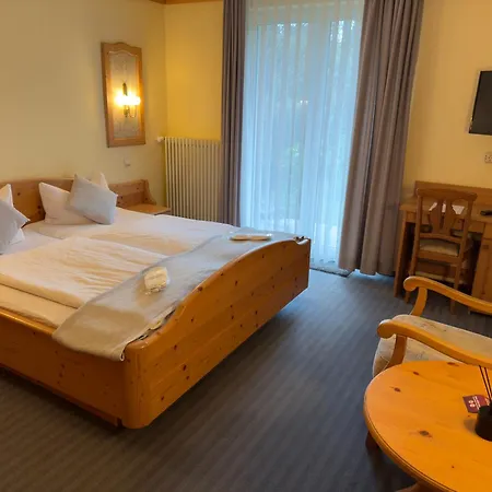 Отель Restaurant Adler Stube 4*